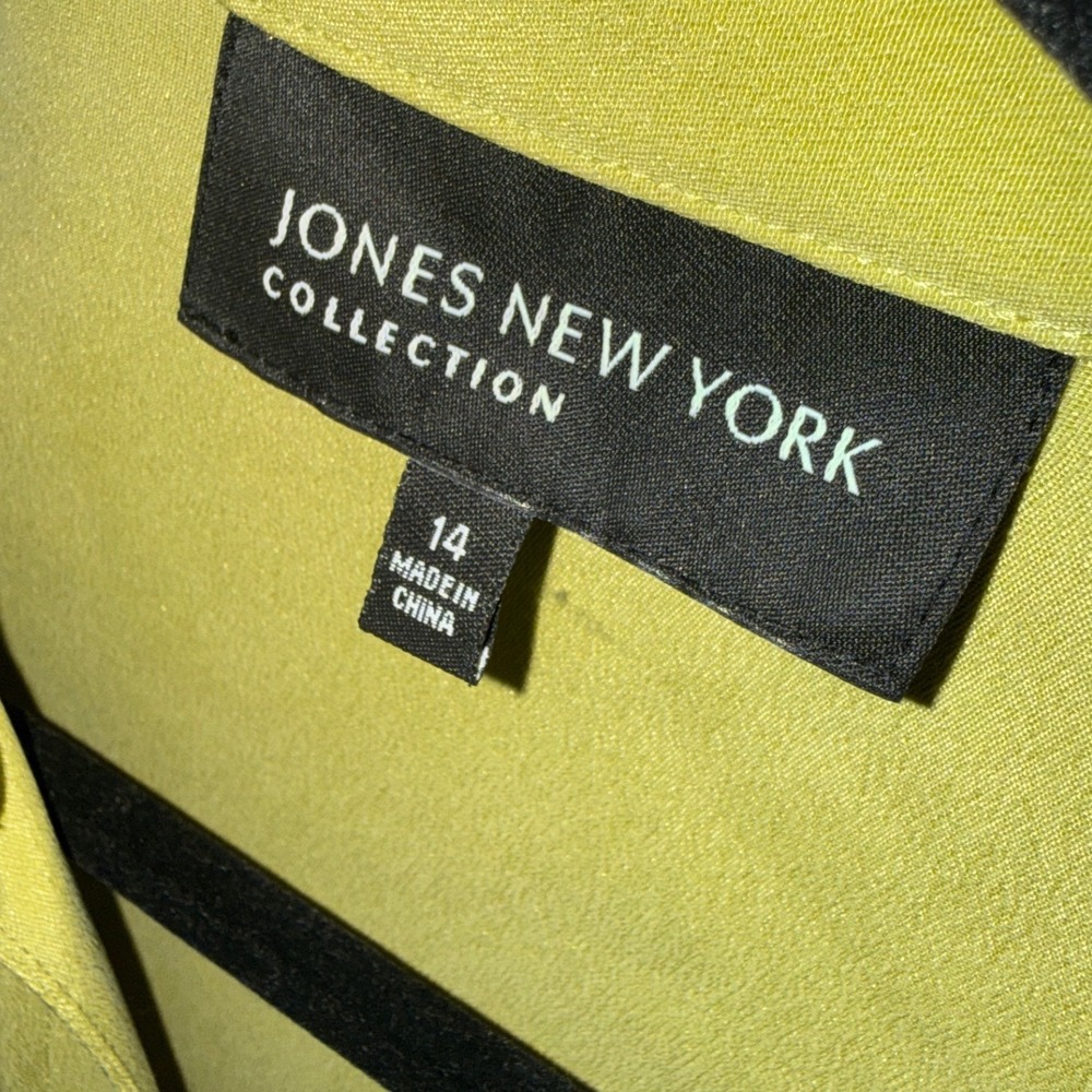 100% Silk Vintage Jones New York Lime Green Blouse - Picture 3 of 4